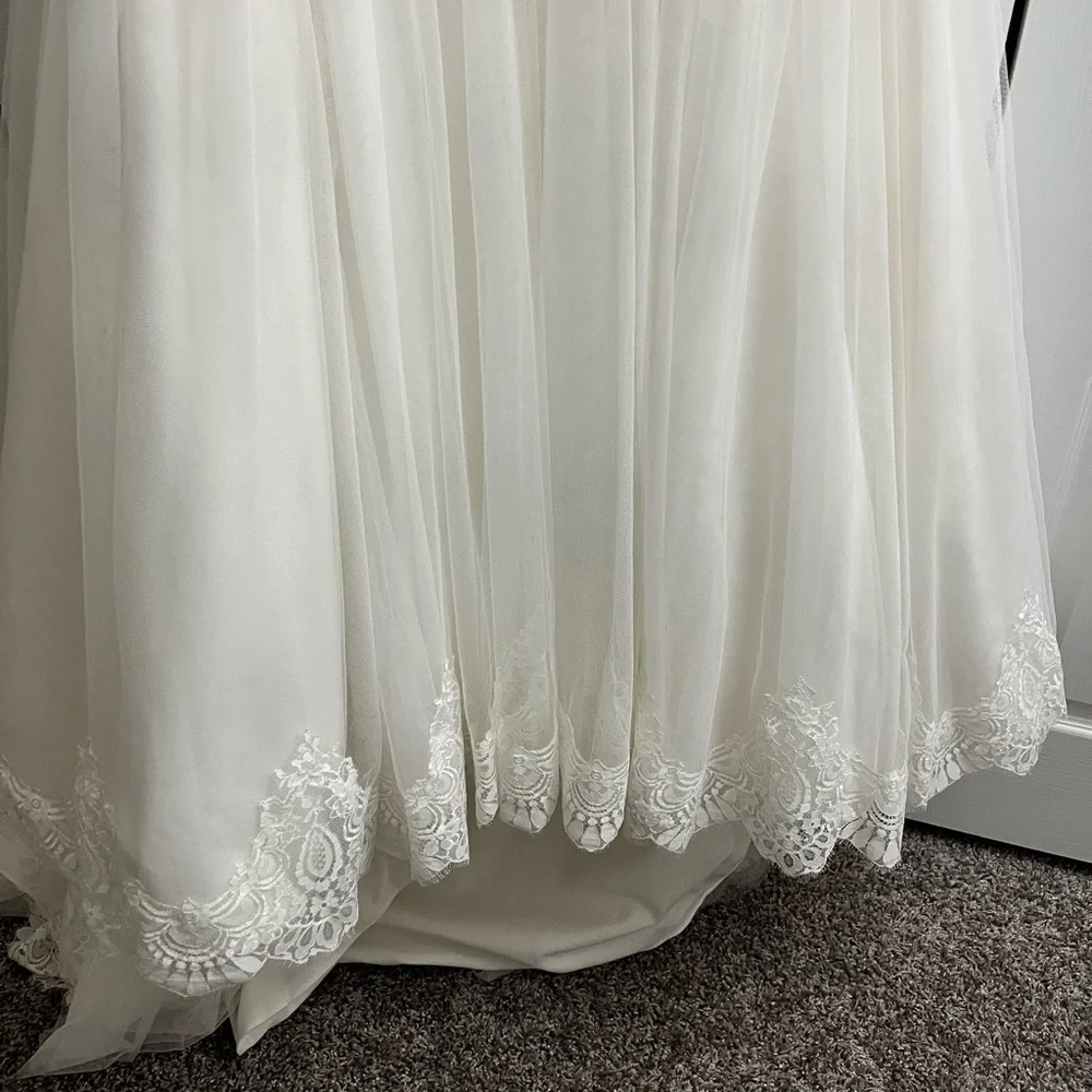 Wedding Dress : Pronovias - Picture 3 of 11
